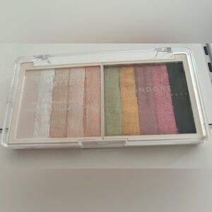 Undone Beauty - Curator Eyeshadow Palette- NEW